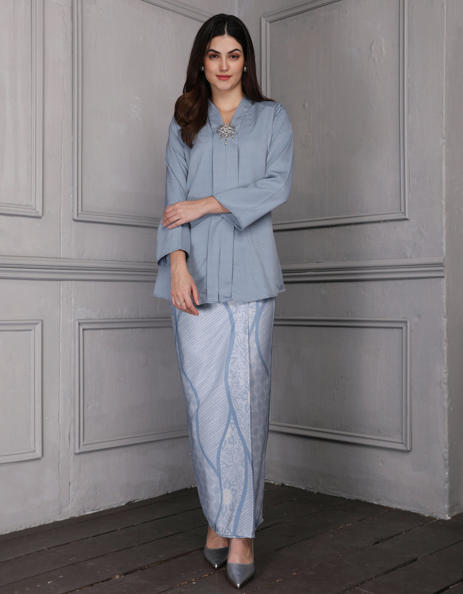 Baby blue kebaya cheap