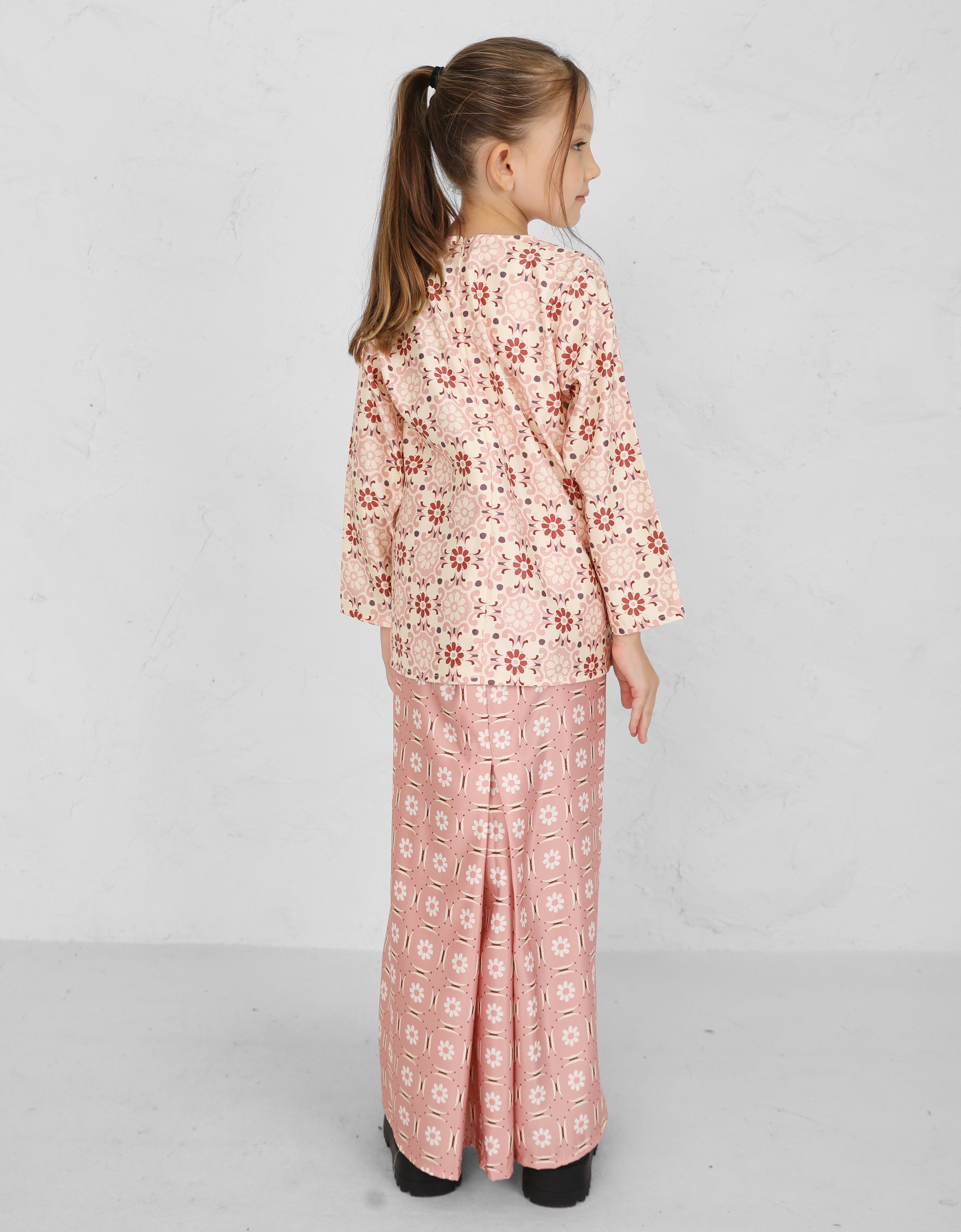 KIDS BAJU KURUNG KEDAH KINSLEE (CARNATION PINK)