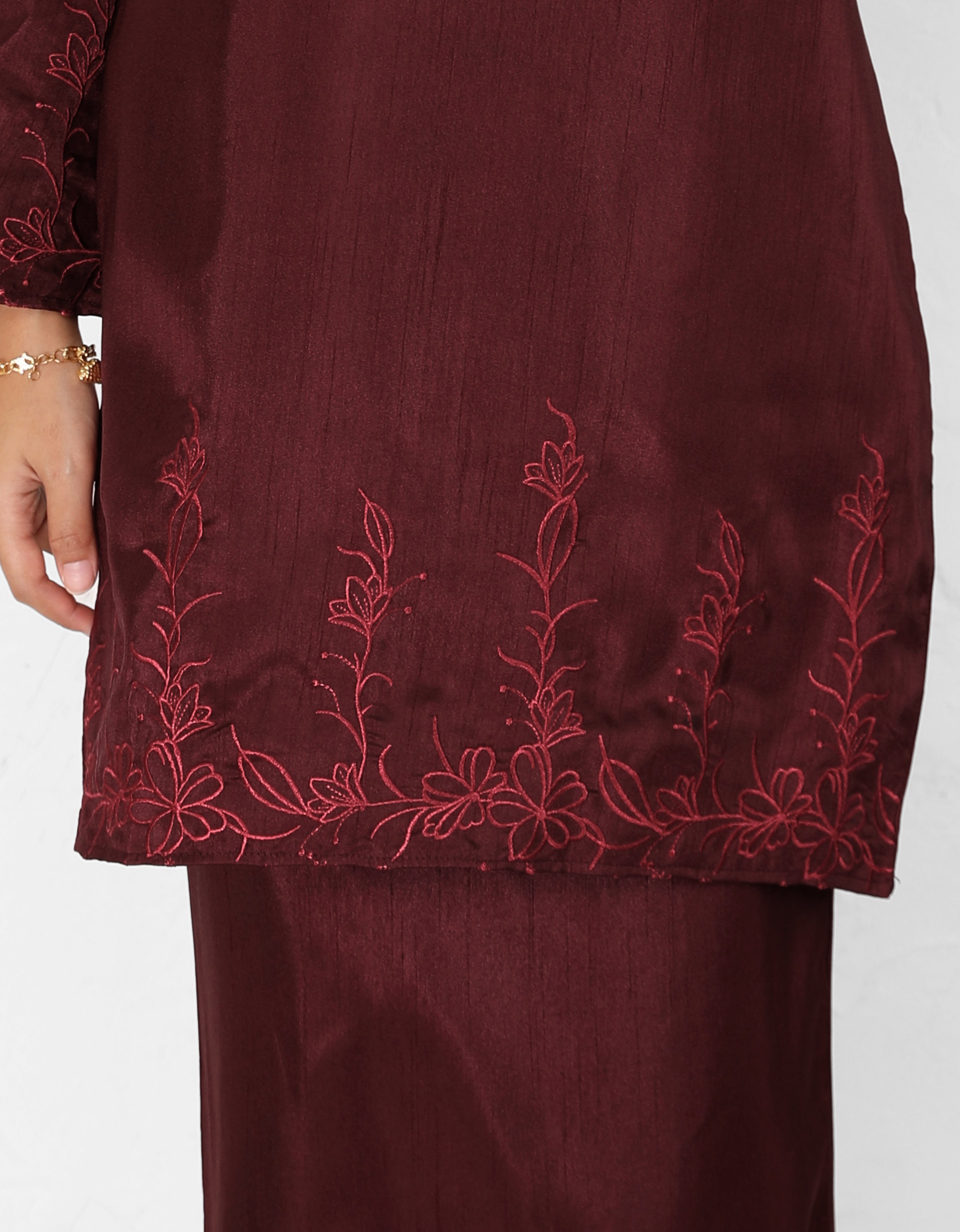 BAJU KURUNG PAHANG MODEN FIANNA (MAROON)