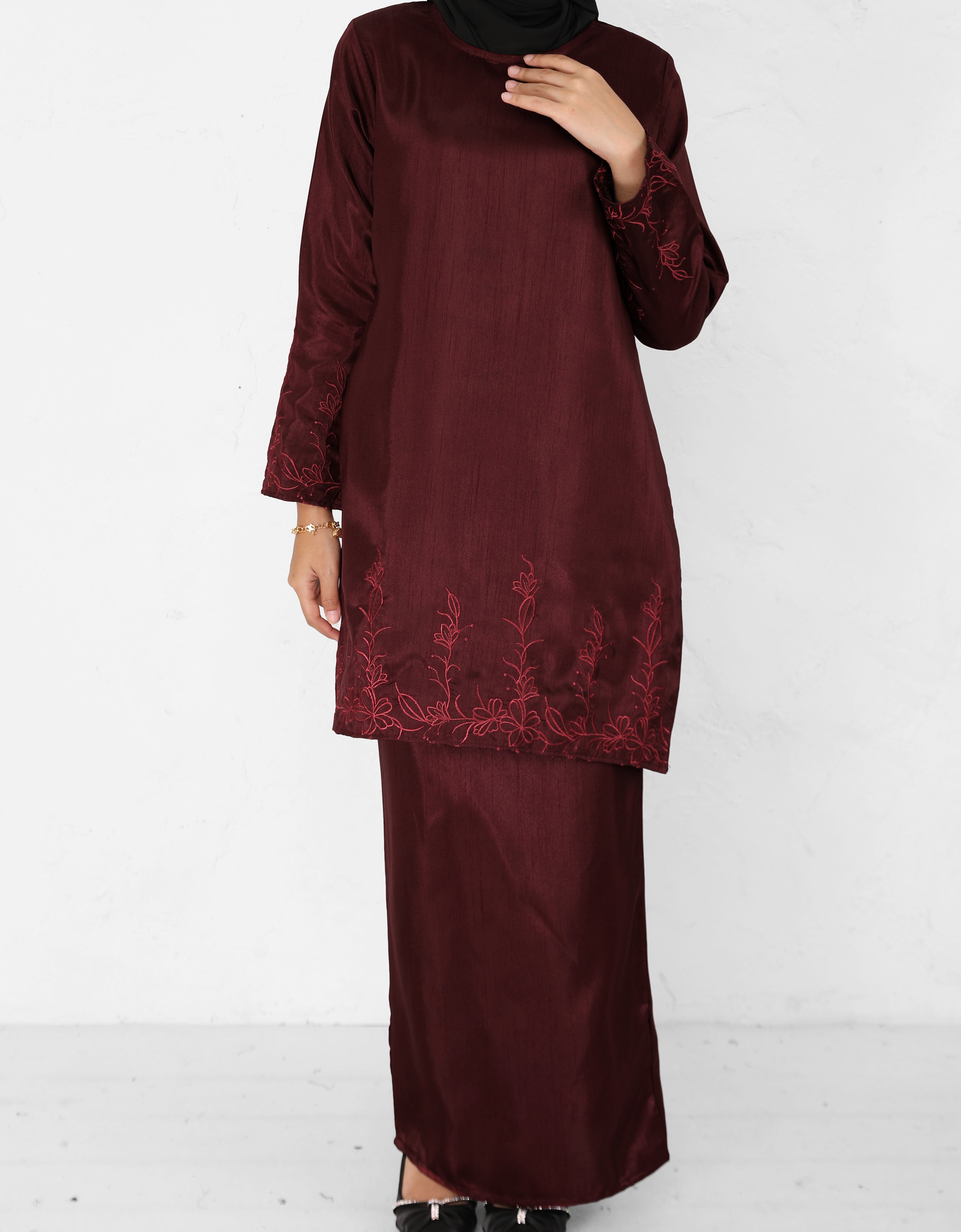 BAJU KURUNG PAHANG MODEN FIANNA (MAROON)