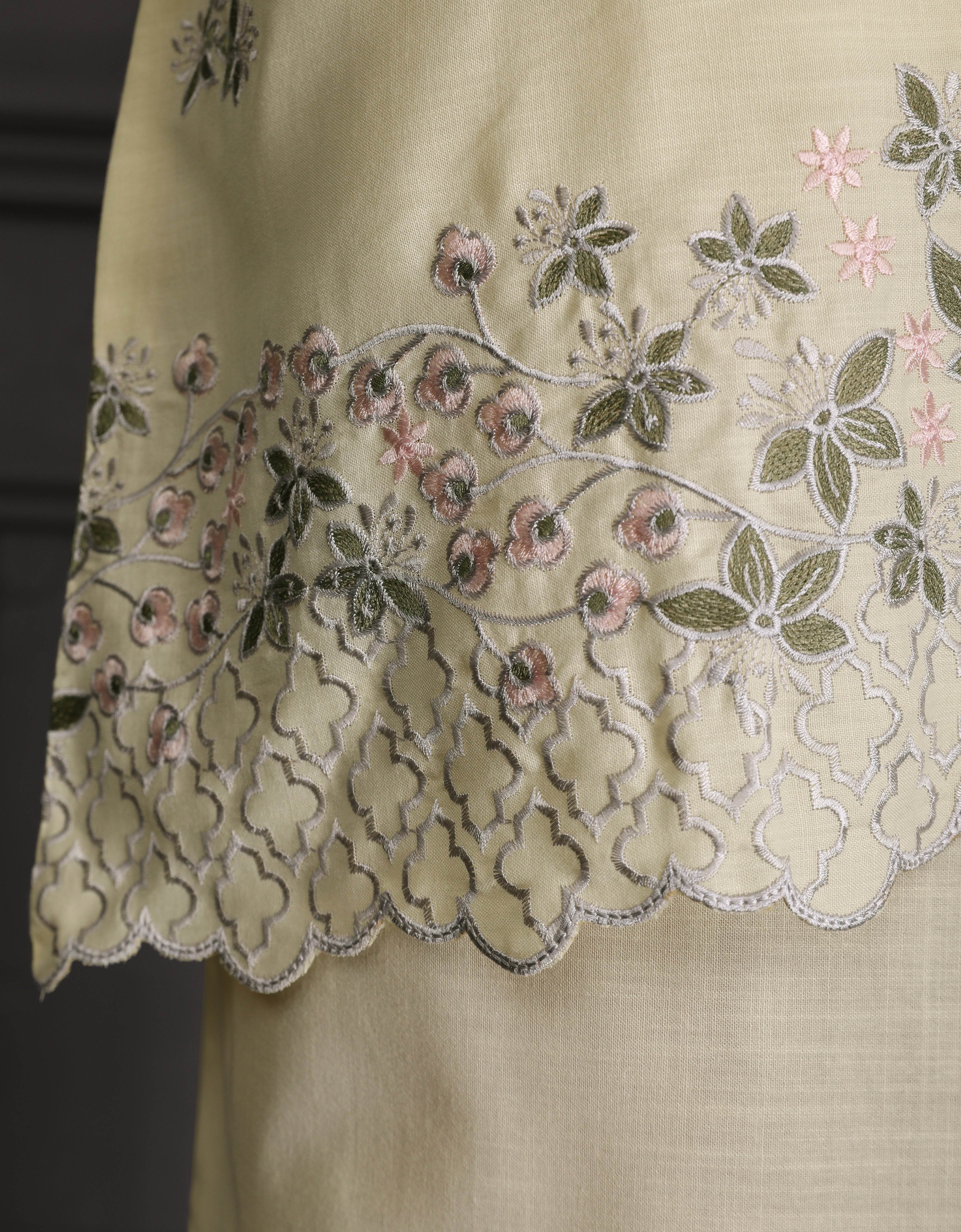 BAJU KURUNG PAHANG MODEN KAELIN (SWEET YELLOW)