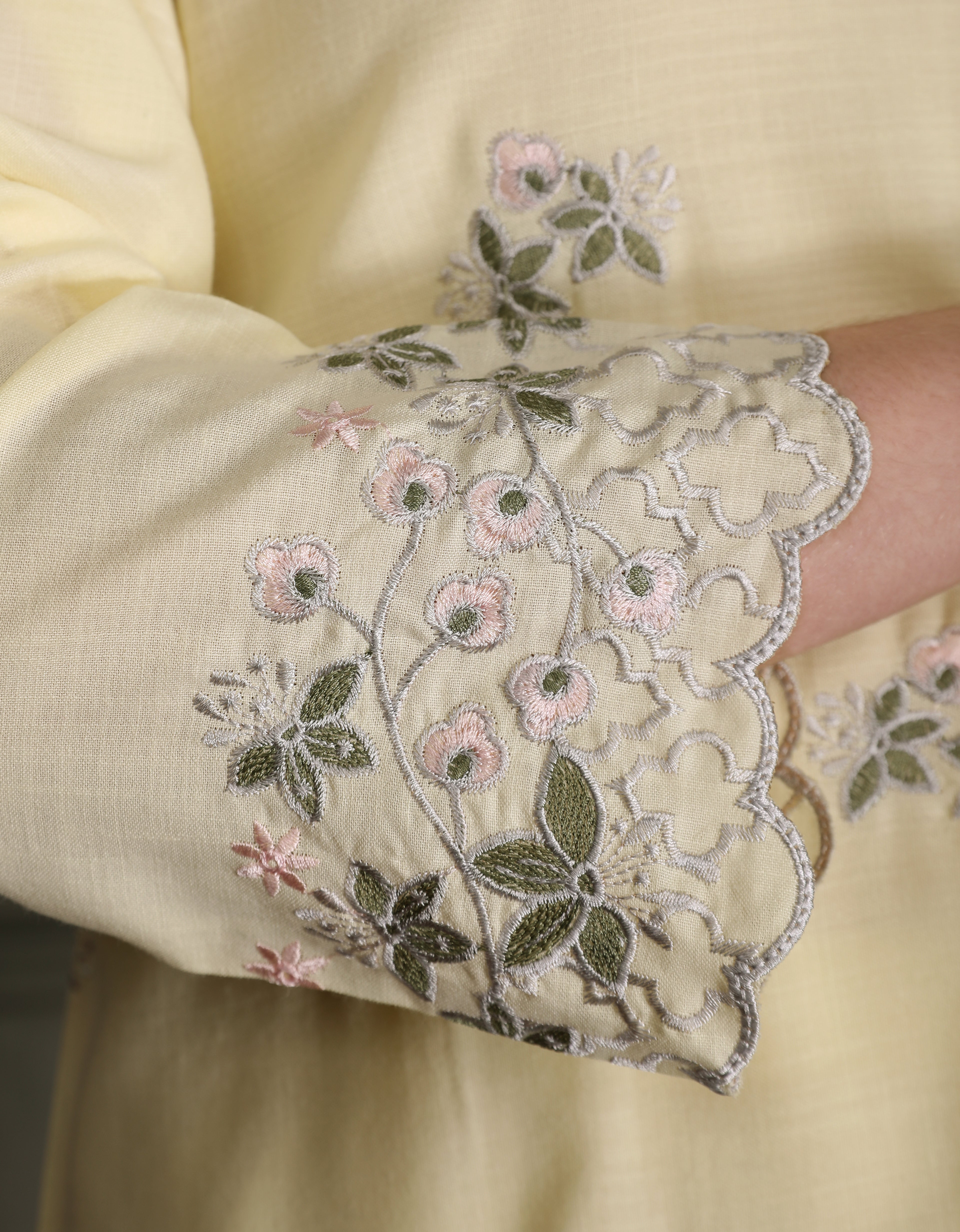 BAJU KURUNG PAHANG MODEN KAELIN (SWEET YELLOW)