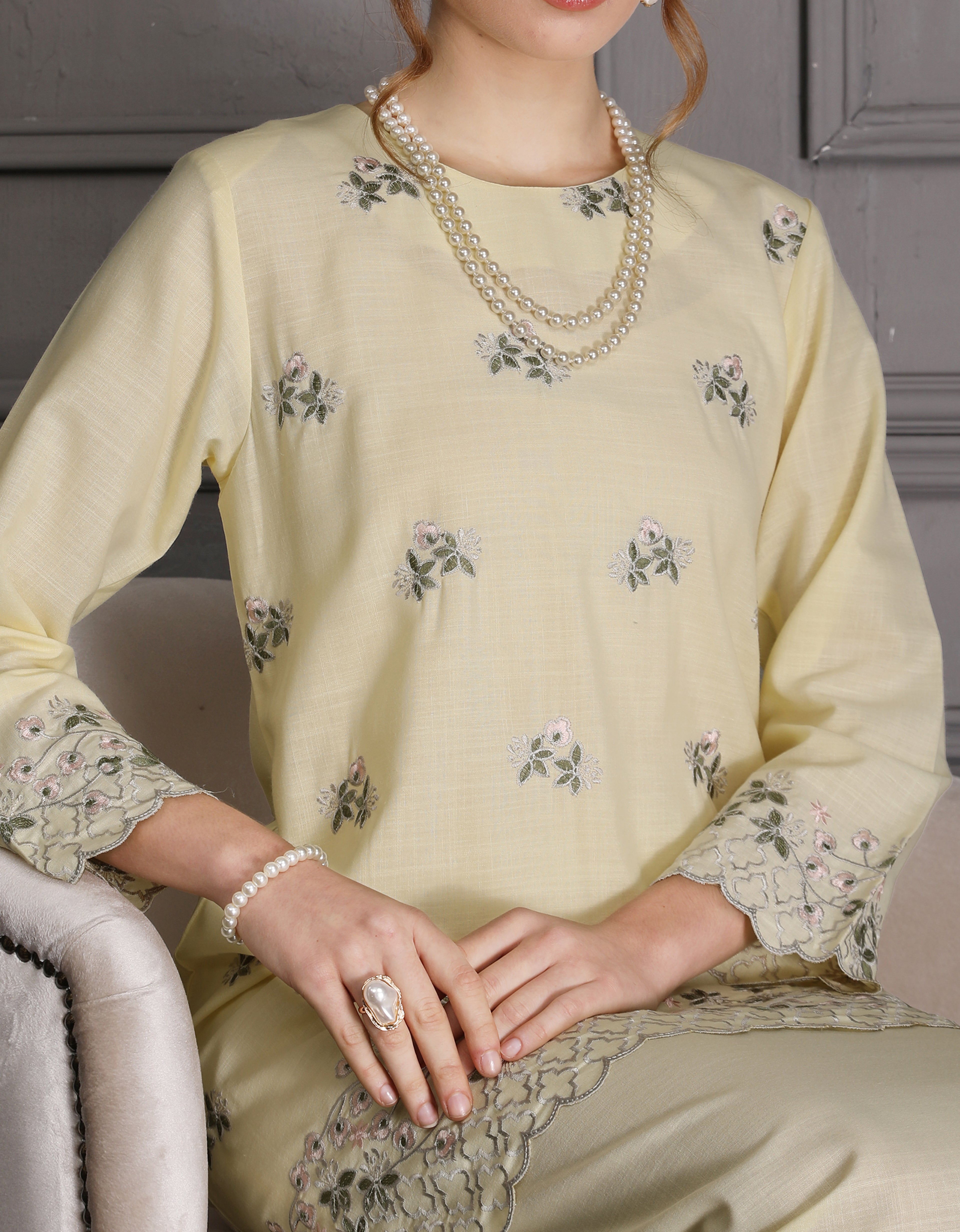 BAJU KURUNG PAHANG MODEN KAELIN (SWEET YELLOW)