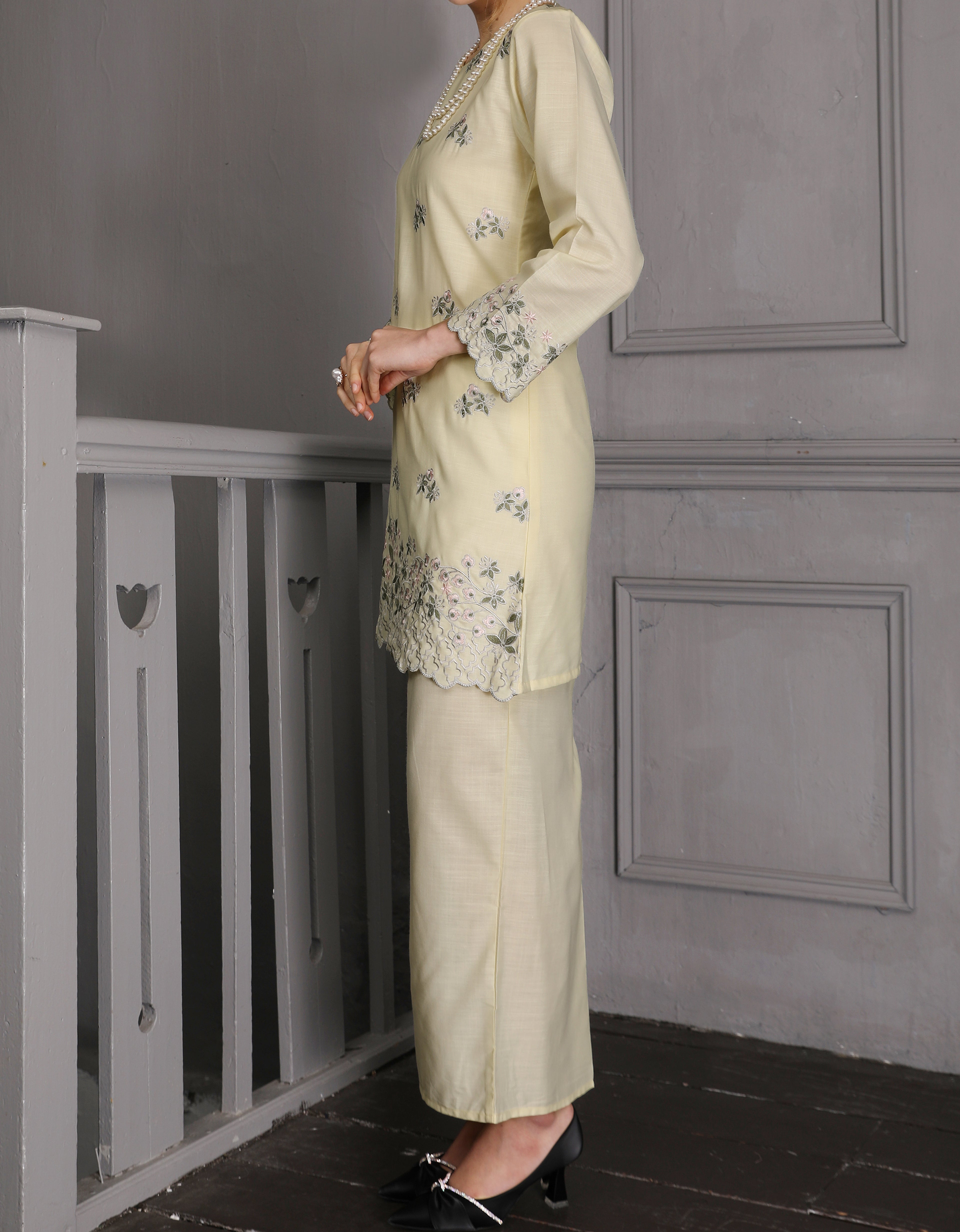 BAJU KURUNG PAHANG MODEN KAELIN (SWEET YELLOW)