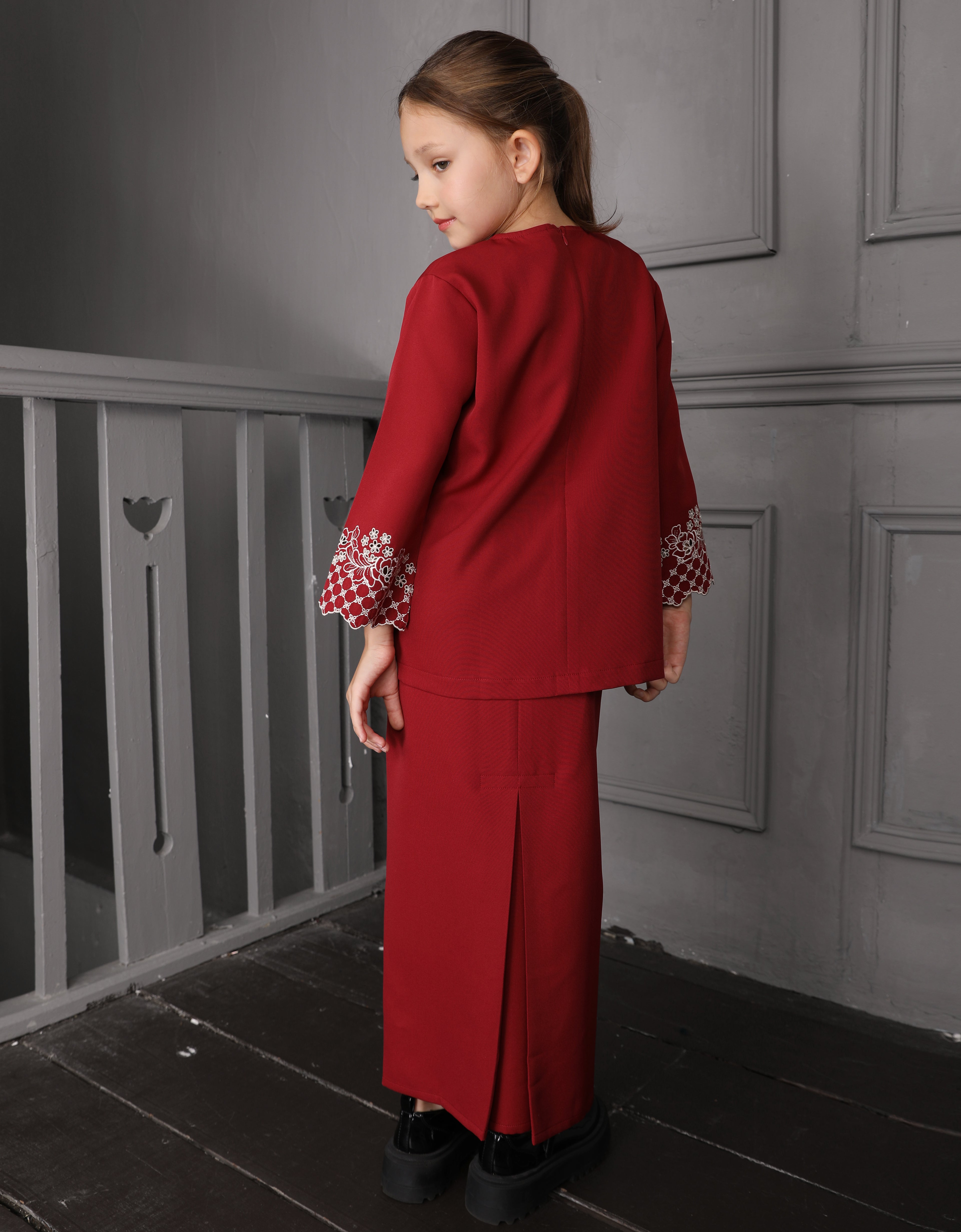 KIDS BAJU KURUNG KEDAH MAILEA (MAROON)