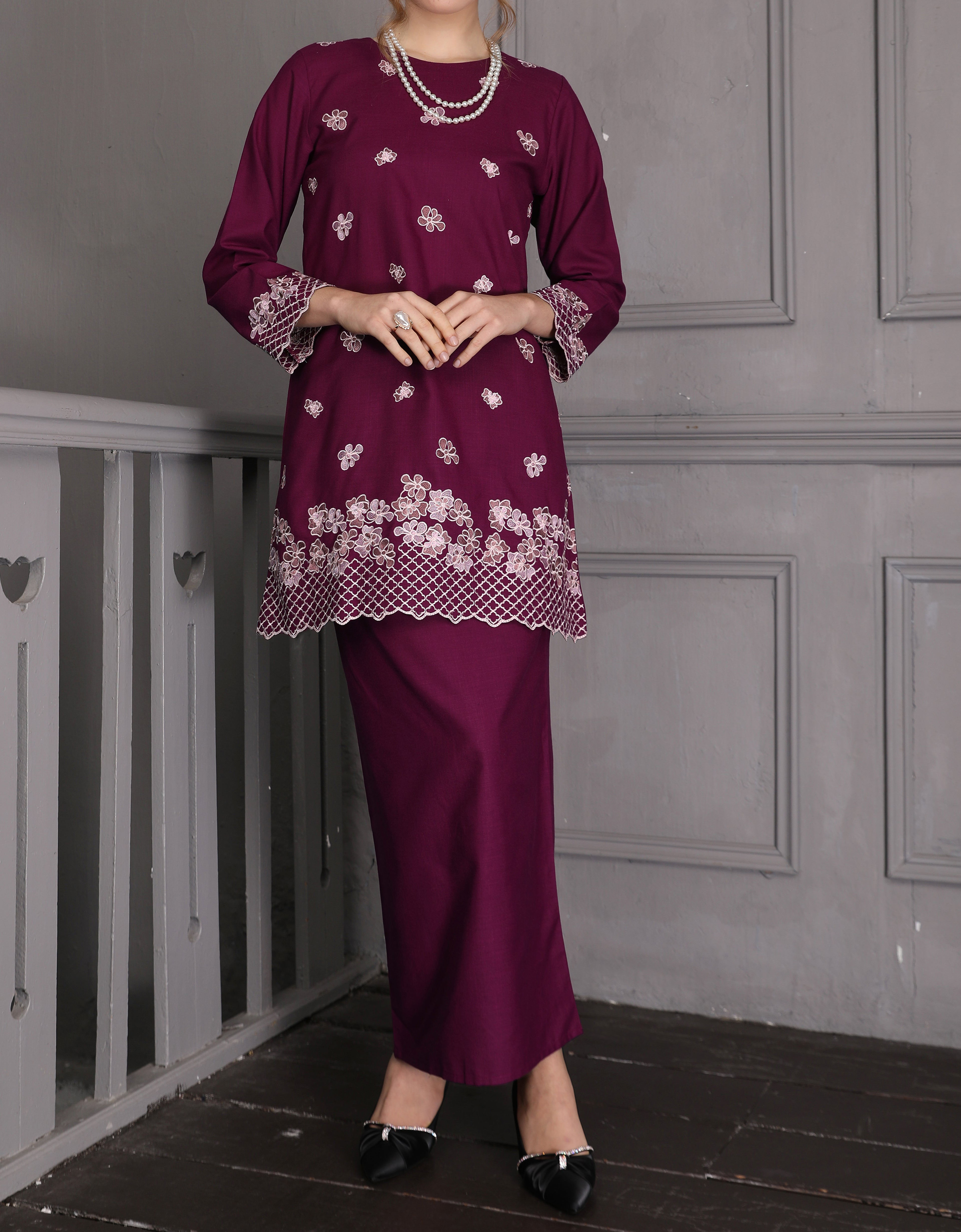 BAJU KURUNG PAHANG MODEN LETTIE (BURGUNDY)