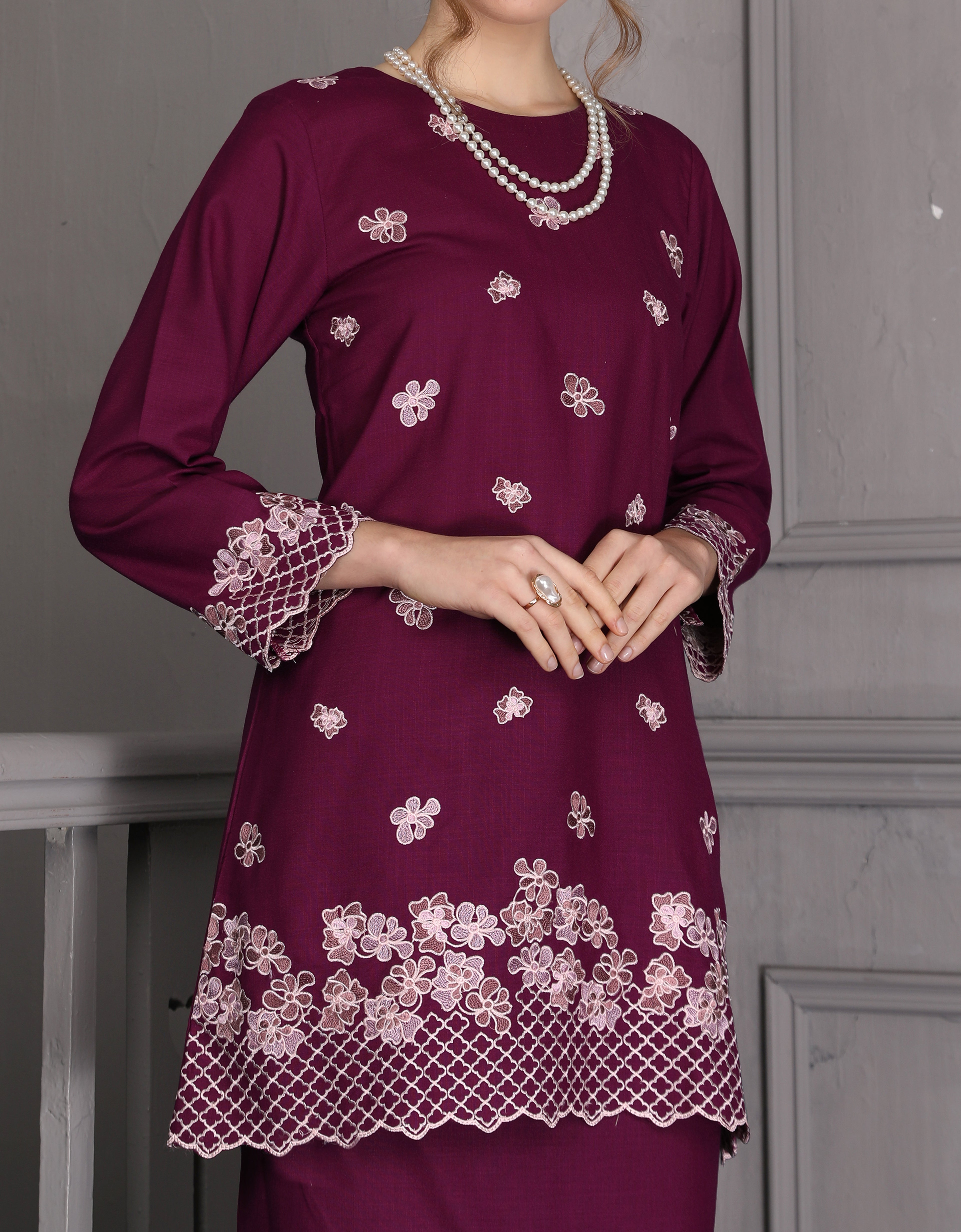 BAJU KURUNG PAHANG MODEN LETTIE (BURGUNDY)