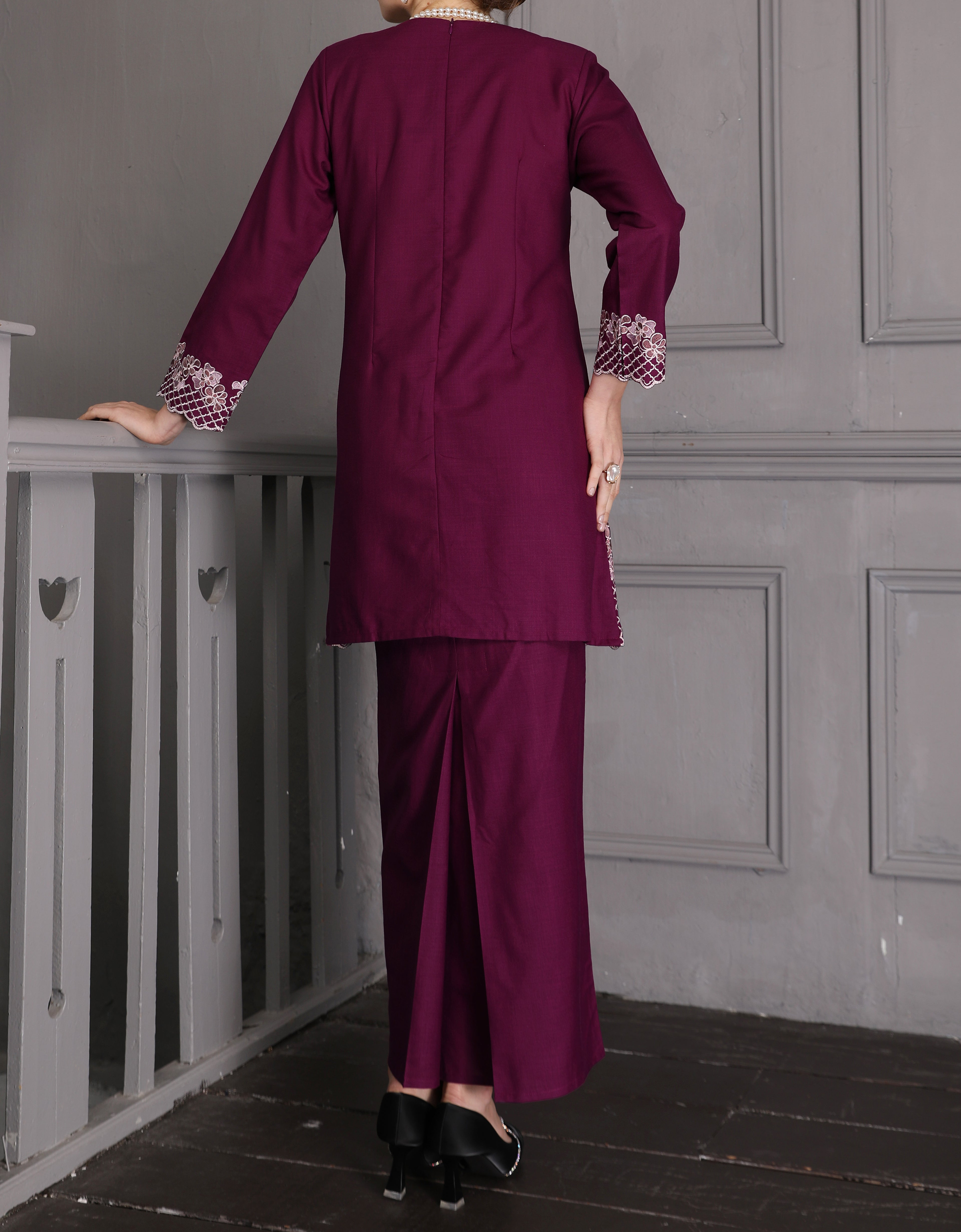 BAJU KURUNG PAHANG MODEN LETTIE (BURGUNDY)