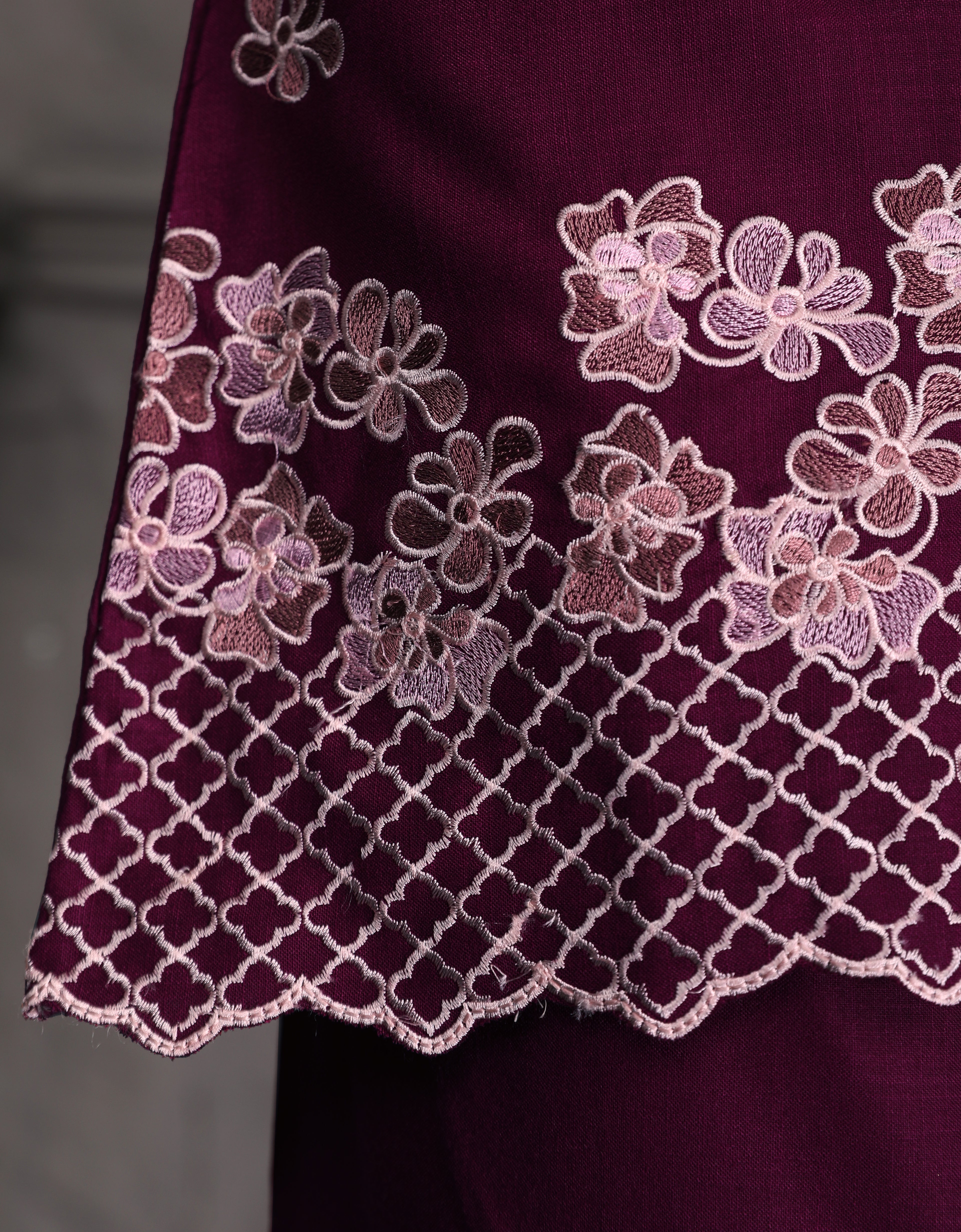 BAJU KURUNG PAHANG MODEN LETTIE (BURGUNDY)