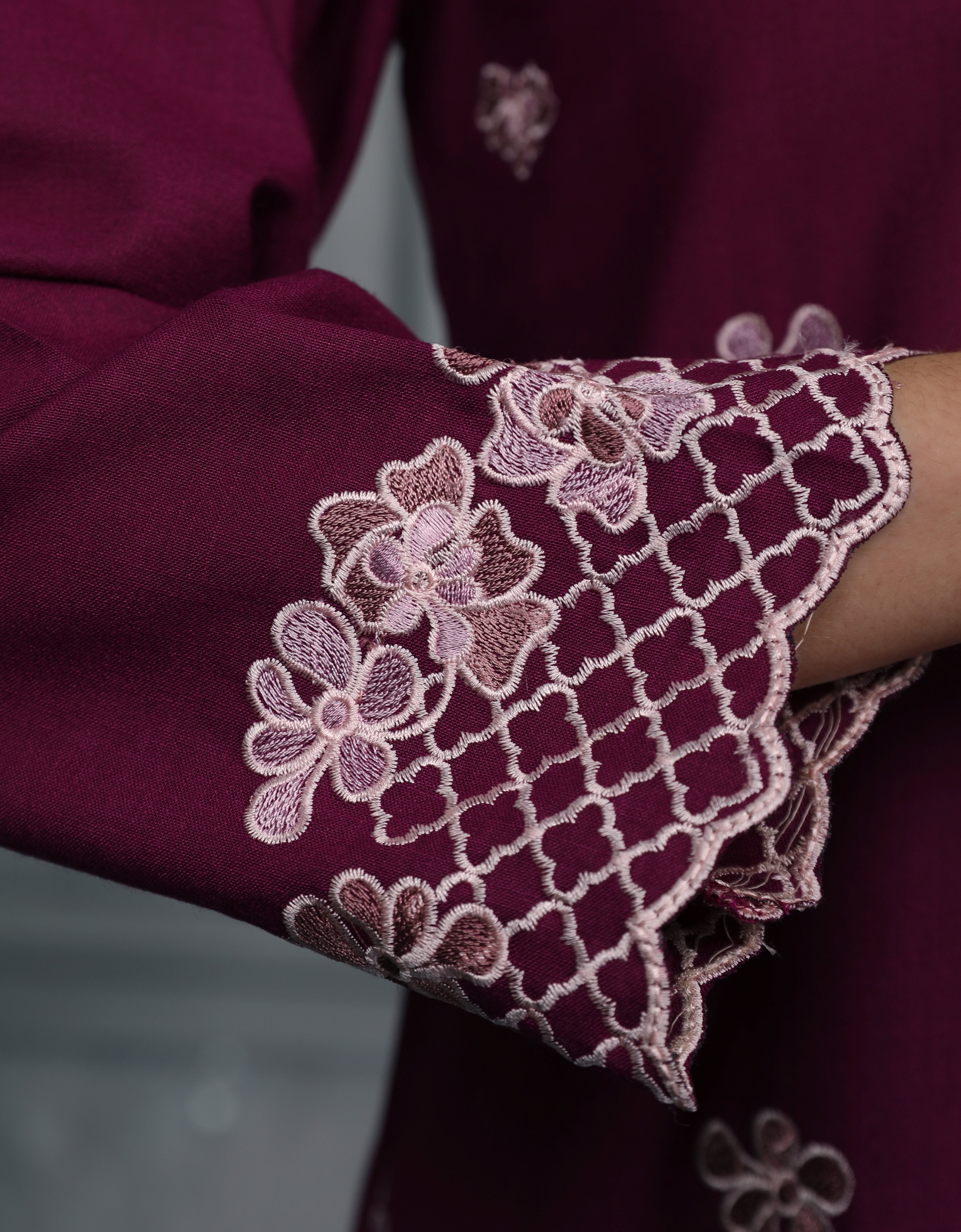 BAJU KURUNG PAHANG MODEN LETTIE (BURGUNDY)