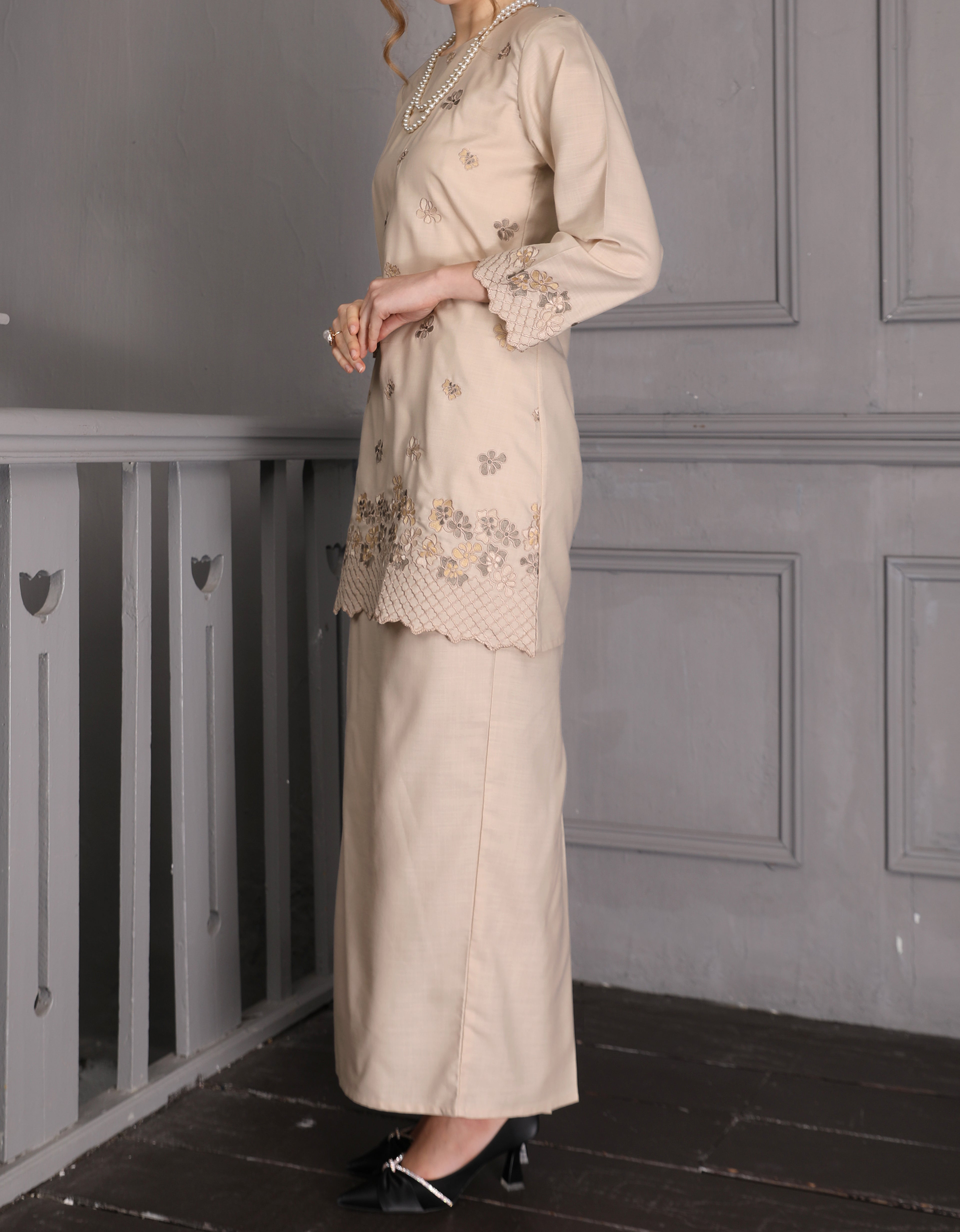 BAJU KURUNG PAHANG MODEN LETTIE (CHAMPAGNE)
