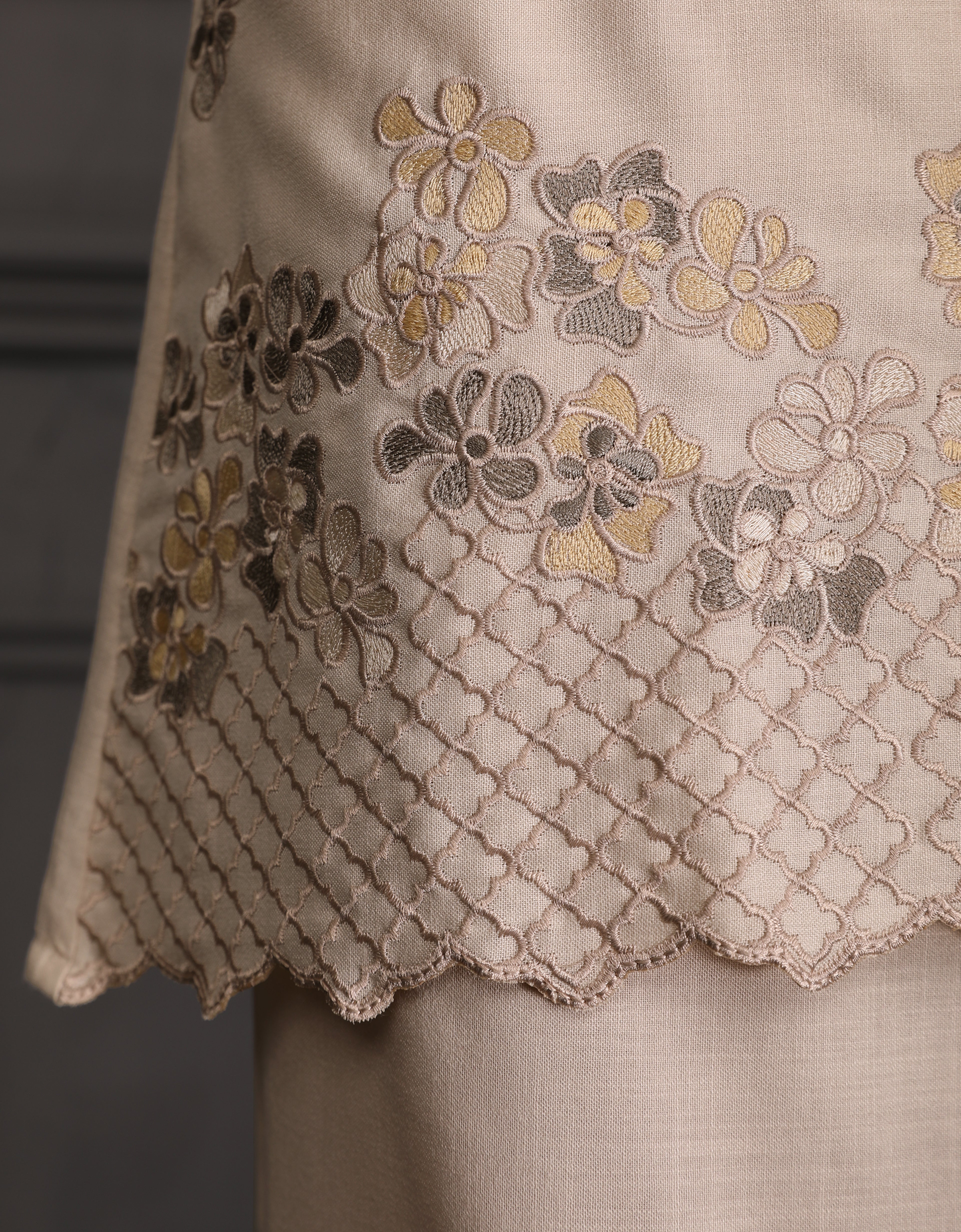 BAJU KURUNG PAHANG MODEN LETTIE (CHAMPAGNE)